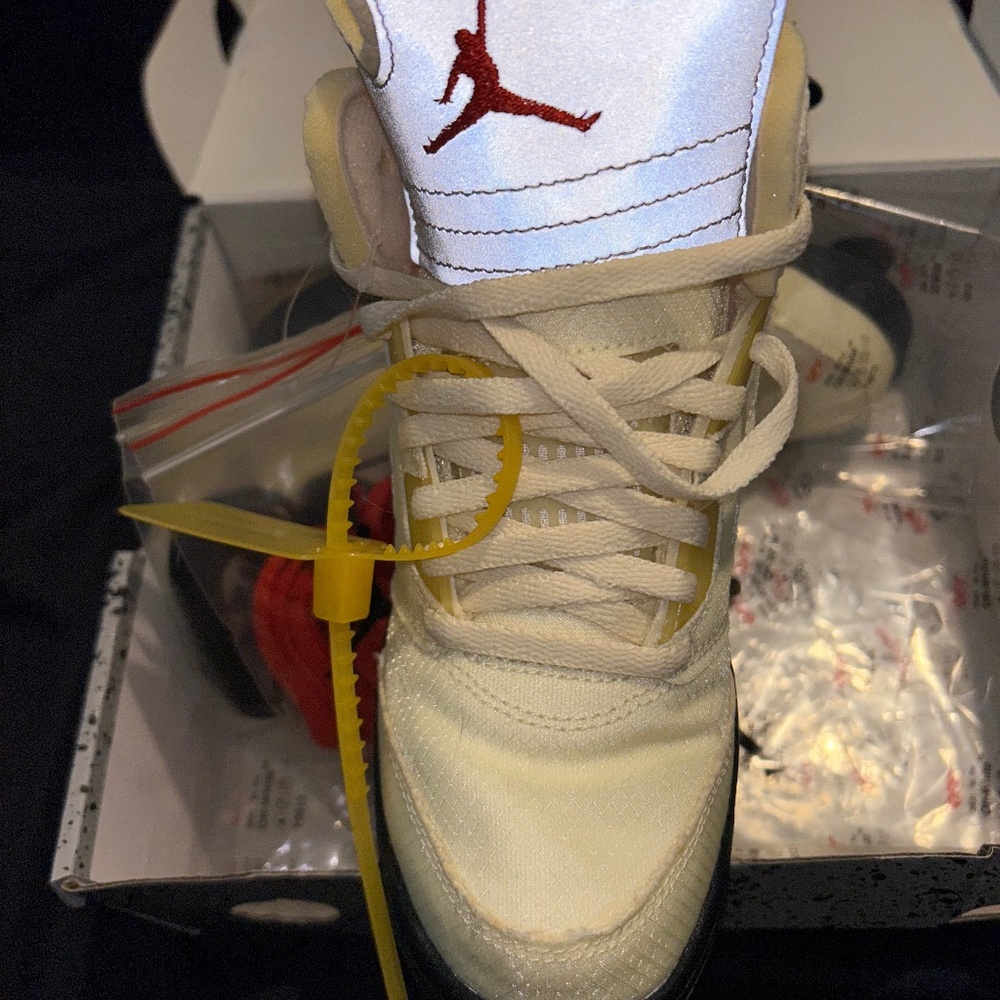 Off white X Jordan Sneakers
